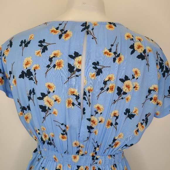 Lulus Dondi She's So Sweet Light Blue Floral Print Tie-Front Rayon Romper XS - Picture 8 of 15